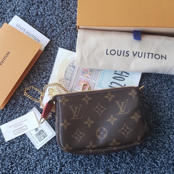 BRAND NEW Louis Vuitton Vivienne Mini Pochette - Picture 7 of 9